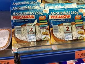 スペインでアンギラス（ヨーロッパウナギのシラス）を食べる